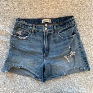 High Rise 4” Curve Love Shorts